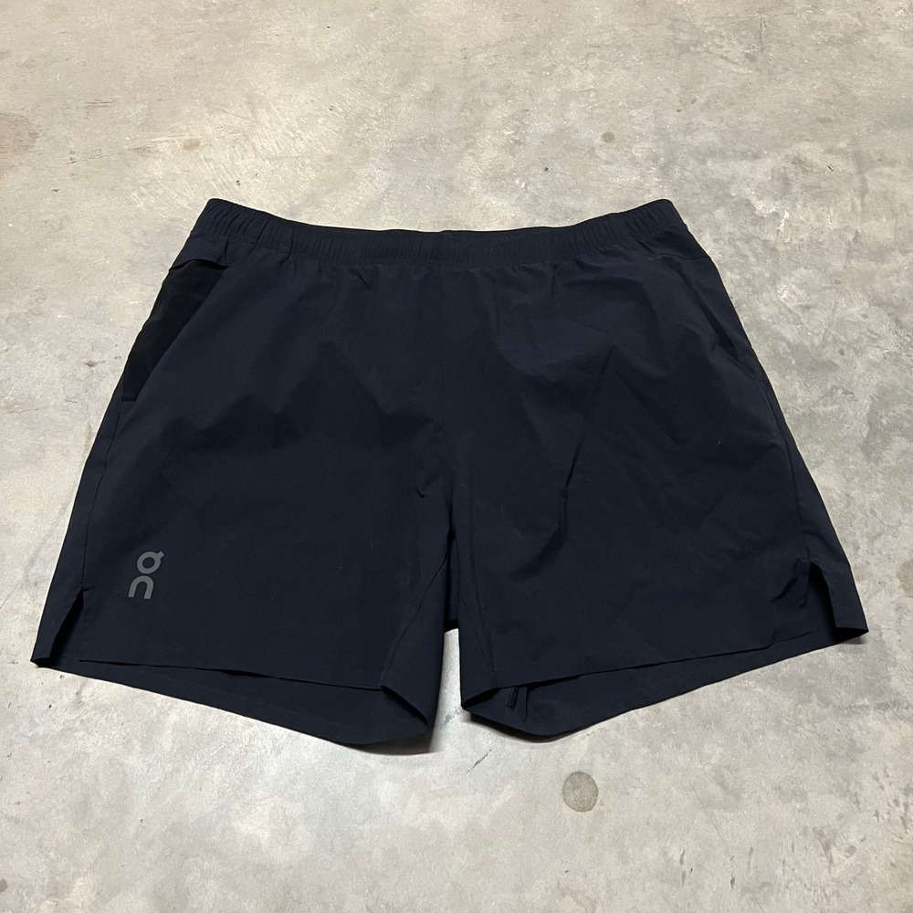 On Running Essential Shorts Mens XXL Black Lined 7 Inch Inseam 1MD10120553